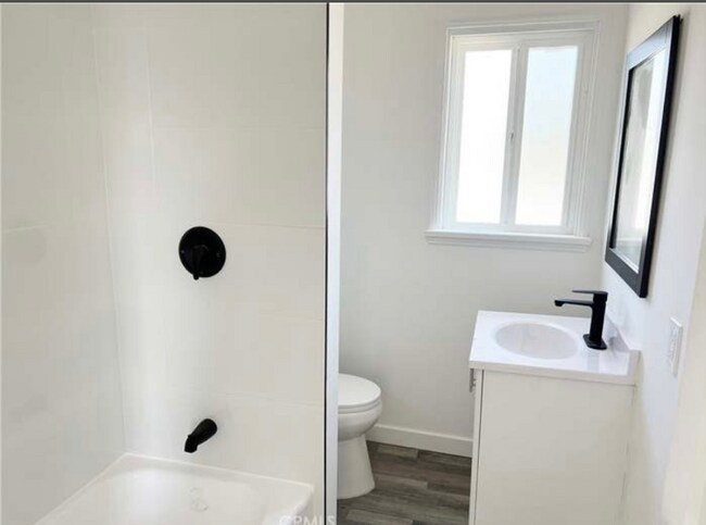 Building Photo - 510 E Arbor Vitae St