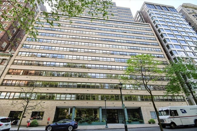Building Photo - 1806-18 Rittenhouse Square
