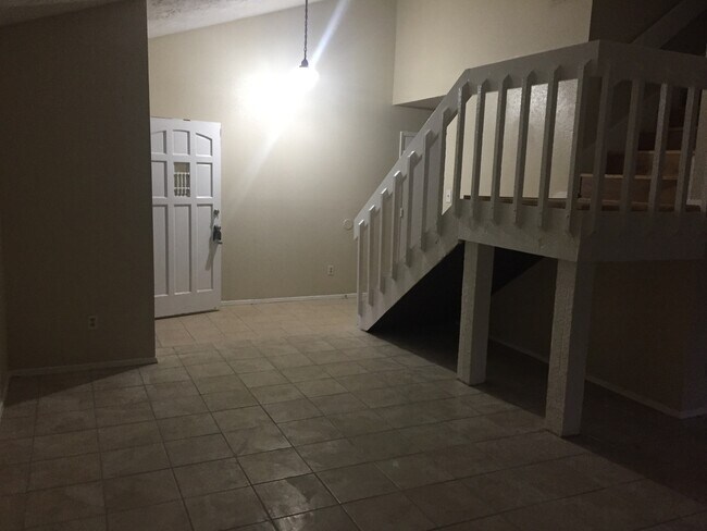 Building Photo - Great Rental!