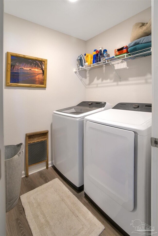 Building Photo - 951 Lovebird Ct