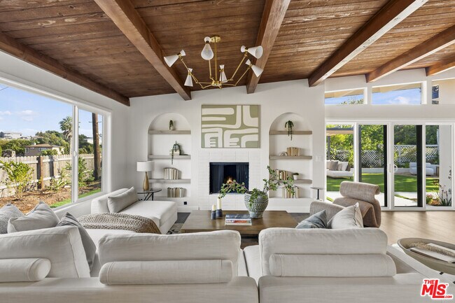 Building Photo - 4600 Don Quixote Dr