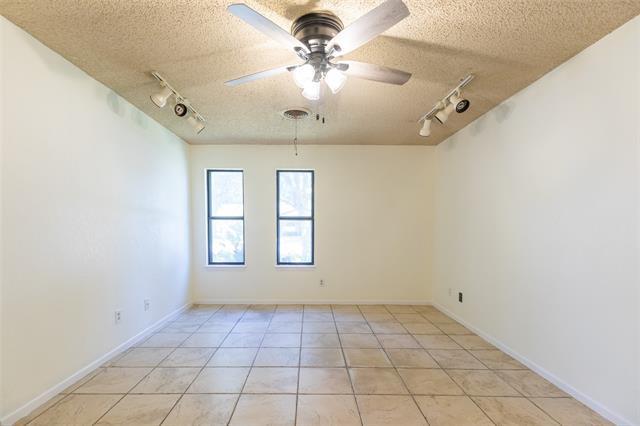 Building Photo - 2601 Edgemont Dr