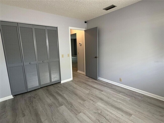 Building Photo - 1026 Medinah Dr
