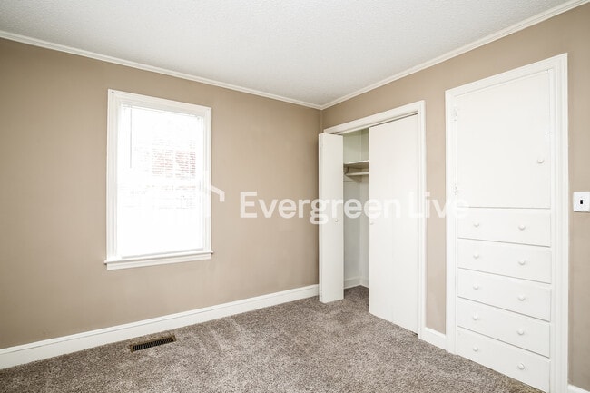 Building Photo - 4207 Garden St