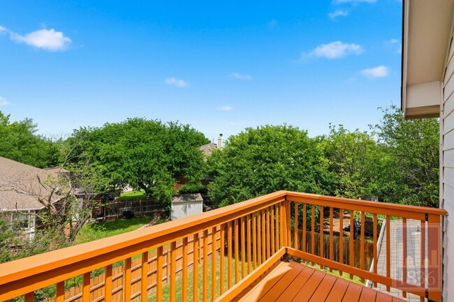 Building Photo - 2217 Speidel Dr