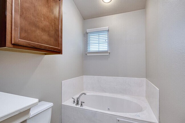 Building Photo - 14815 Avery Ranch Blvd