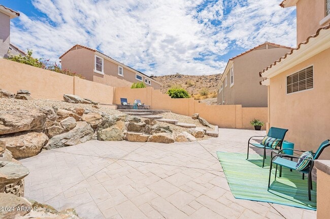 Building Photo - 445 W Mountain Sage Dr