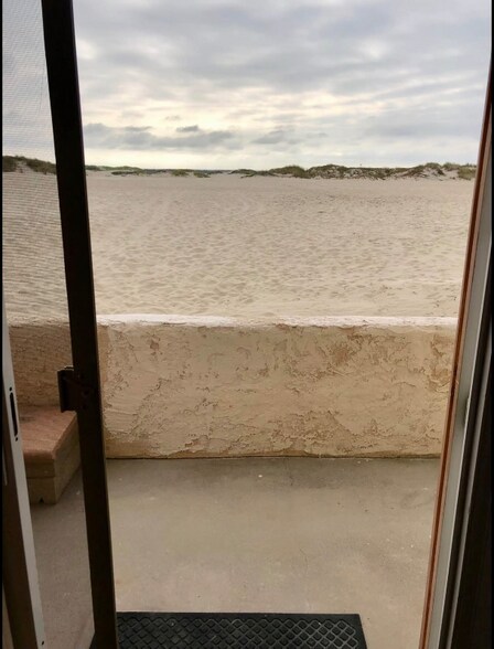 Building Photo - 3301 Ocean Dr