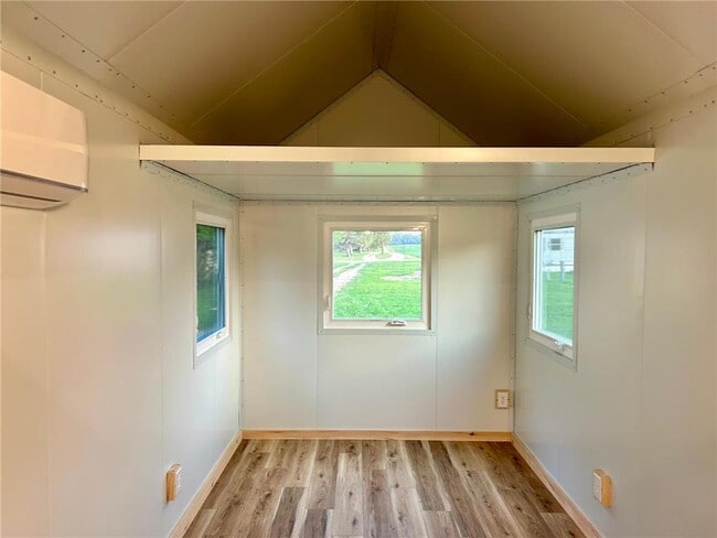 Building Photo - 301 S Prairie St