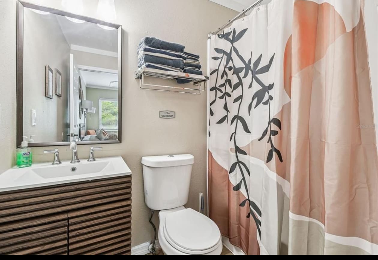 Building Photo - 4134 Dolphin Dr