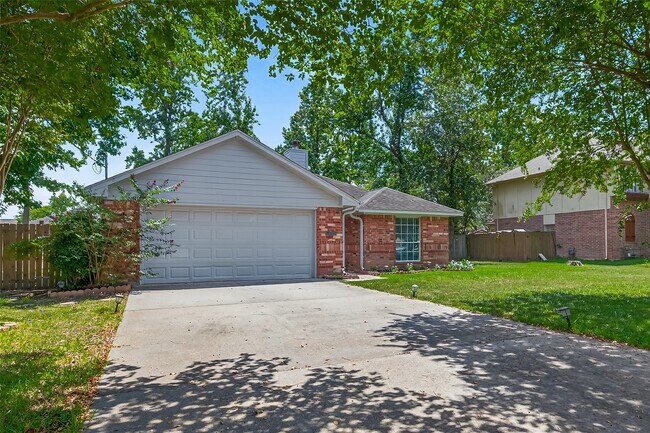 Building Photo - 6719 Woodland Oaks