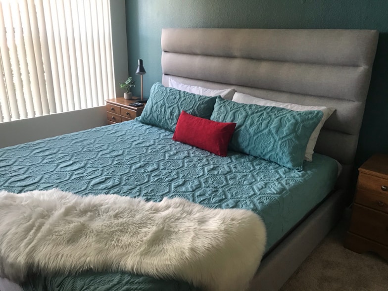 Building Photo - 14950 W Mountain View Blvd