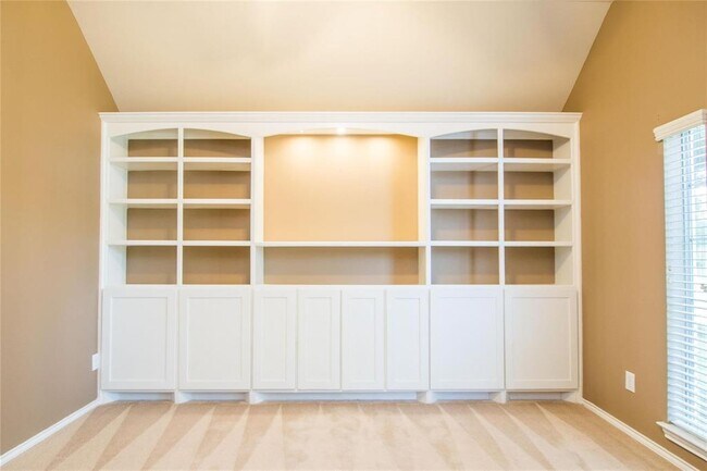 Building Photo - 8847 Distant Woods Dr