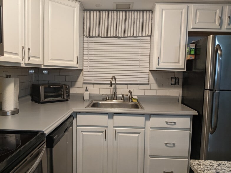 Kitchen - 108 Orris St