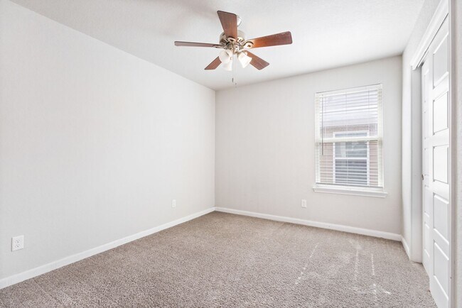 Building Photo - 4 Bedroom/2.5 Bathroom Home in the Hidden Canyons at Texas Research Park Subdivison