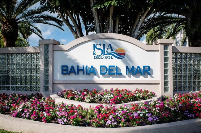 Building Photo - 6061 Bahia Del Mar Cir