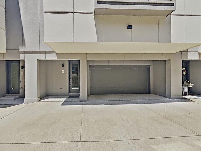 Building Photo - 5608 Lindell Ave
