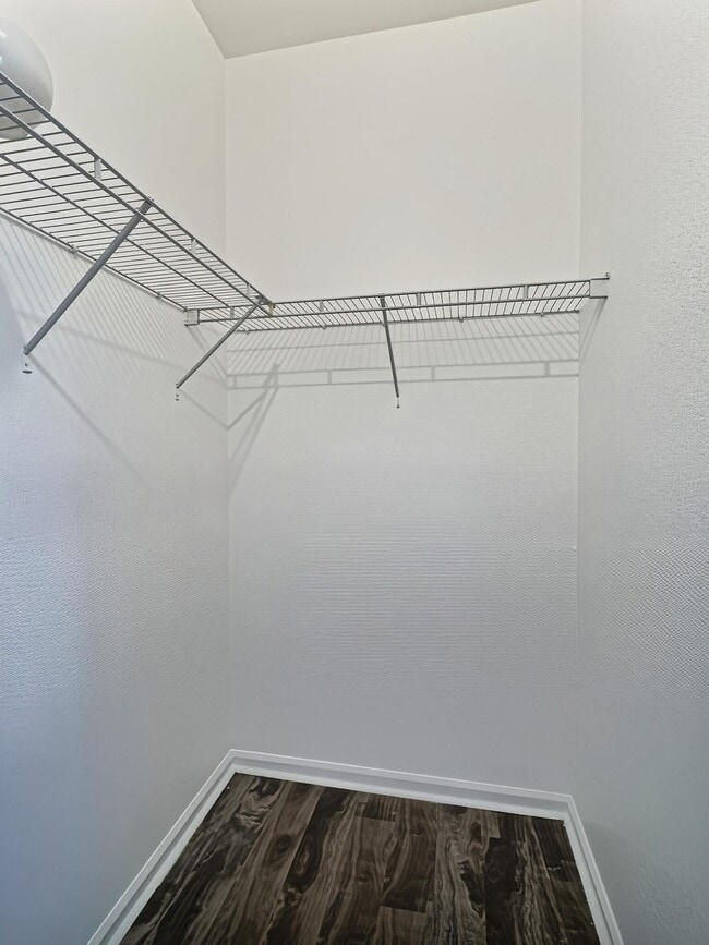 Building Photo - 8833 S Isles Cir