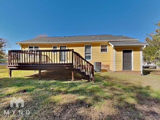 Building Photo - 1213 Shakentown St