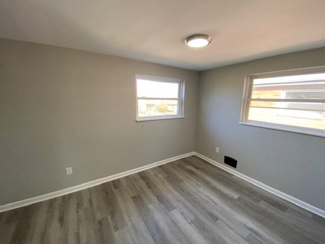 Building Photo - 2845 Bellwood Ave