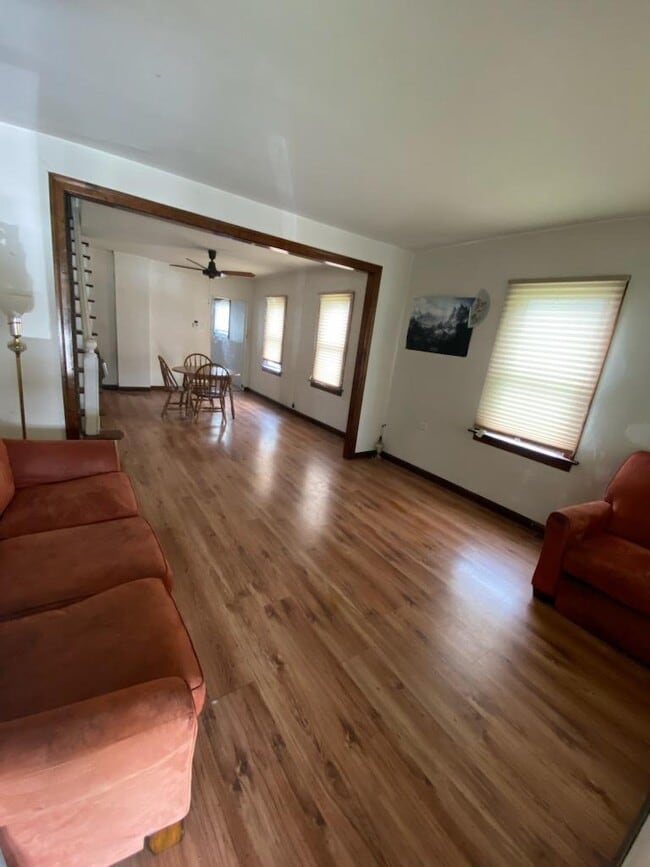 Building Photo - 68 Pulaski St