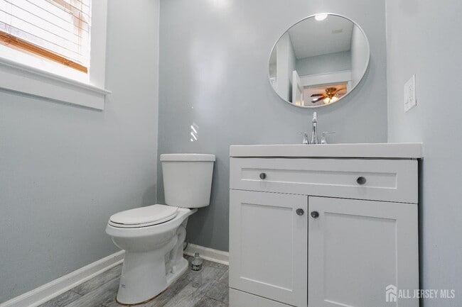 Building Photo - 400 Stockton St