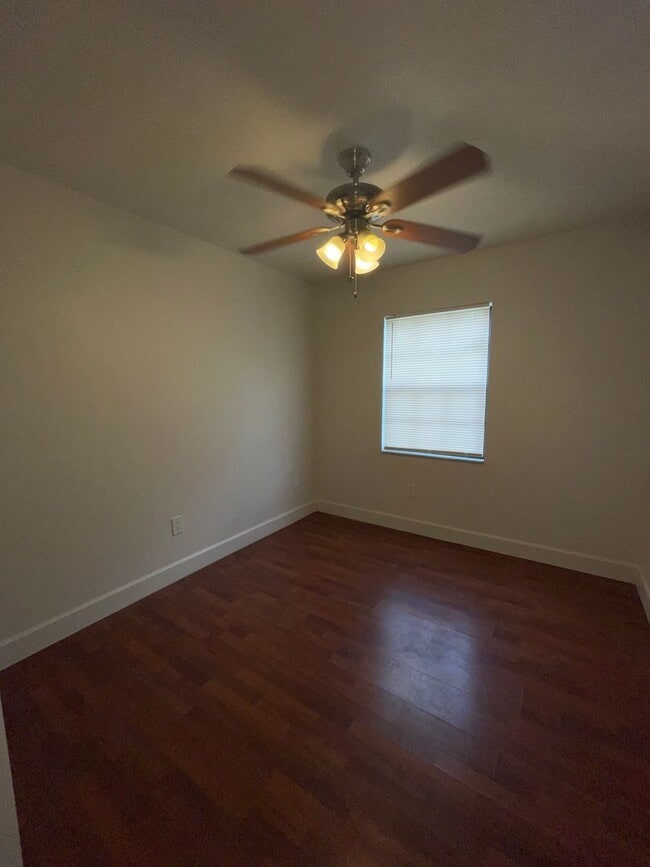 Building Photo - 3/2 Home Available now!