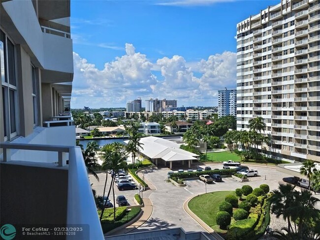 Building Photo - 1985 S Ocean Dr