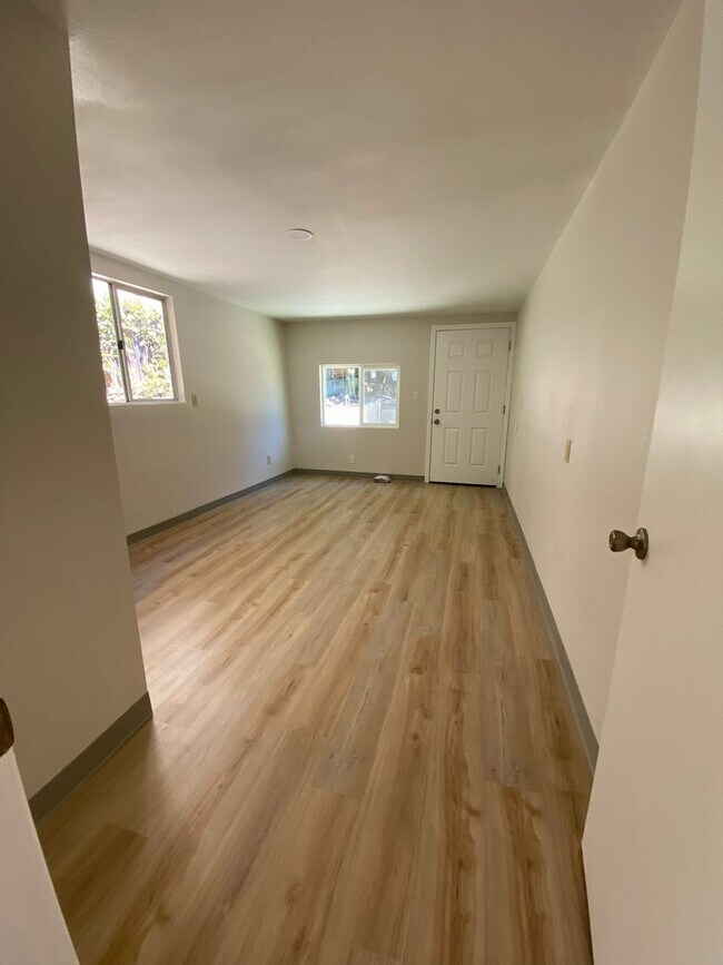 Building Photo - Beautiful upgraded home near Cal Poly and Foothill Blvd!