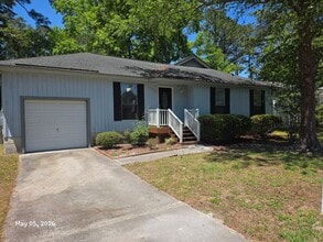 Building Photo - 127 Stockbridge Dr