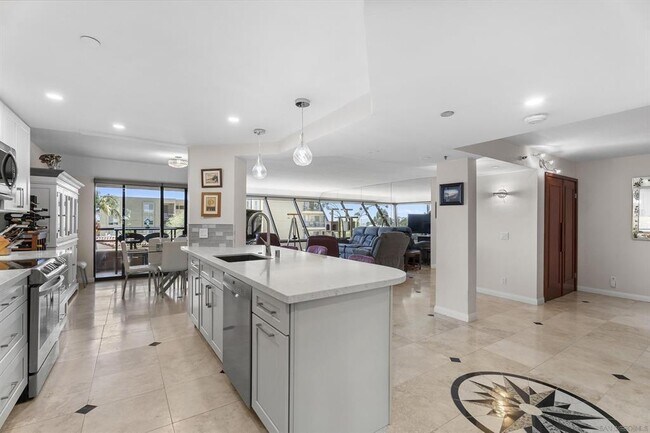 Building Photo - 230 W Laurel St