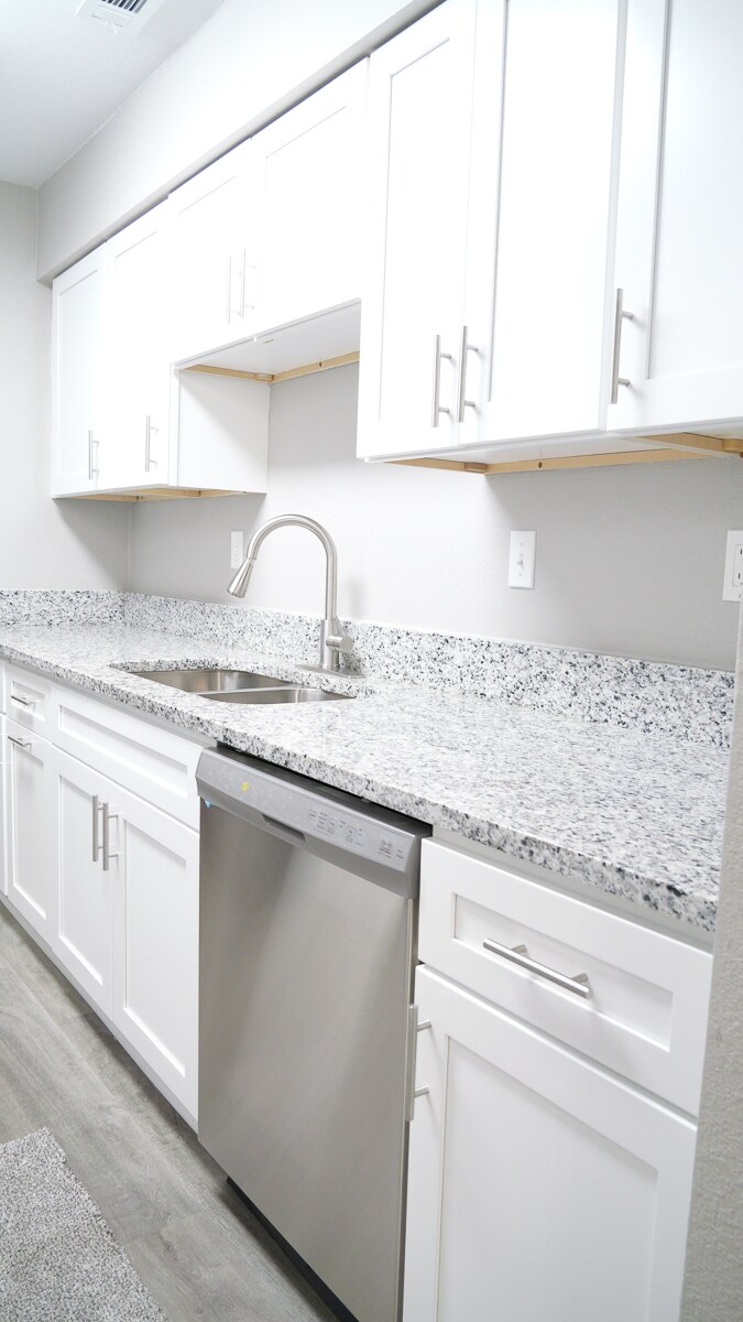 Building Photo - 6021 Camellia Dr