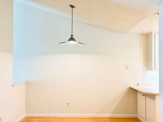 Building Photo - House like 2bed/1.5 Bath Condo with Spacious Corner Yard and 2 Car Garage