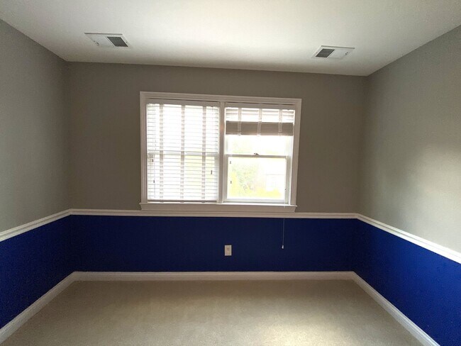 Building Photo - Palomar Home                  20260709