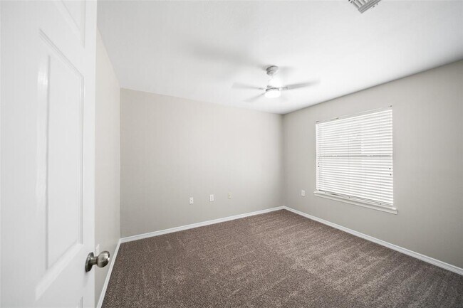Building Photo - 10207 Trailblazer Ln