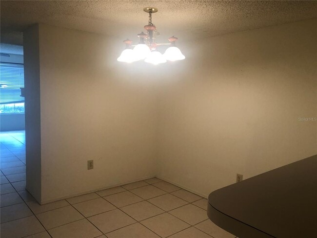 Building Photo - 3375 Fox Hunt Dr