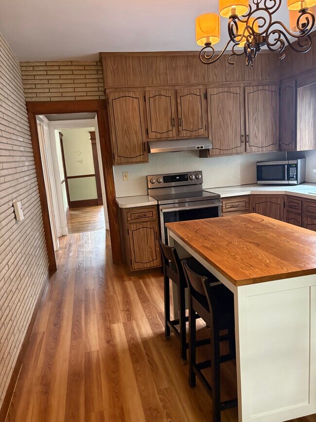 Building Photo - 84 Brayton Rd