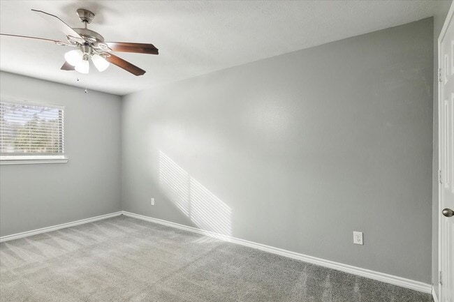 Building Photo - 8540 Glen Meadow Ln
