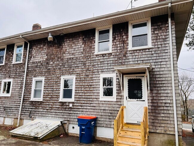Building Photo - 31 Seaview St