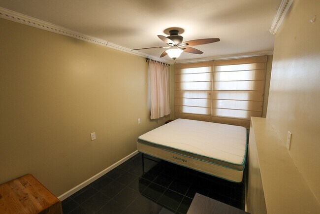 Building Photo - 235 Savin Hill Ave