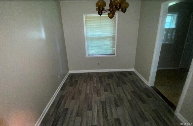 Building Photo - 2454 Spruce Curve