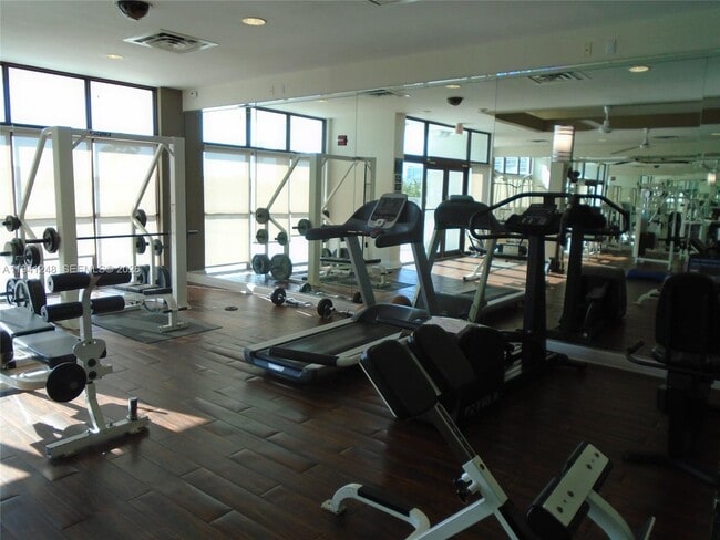 Building Photo - 6770 Indian Creek Dr