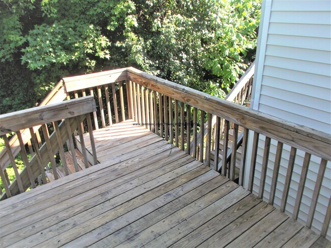 Building Photo - 2 Bed 2.5 Bath Townhouse in N. Raleigh nea...