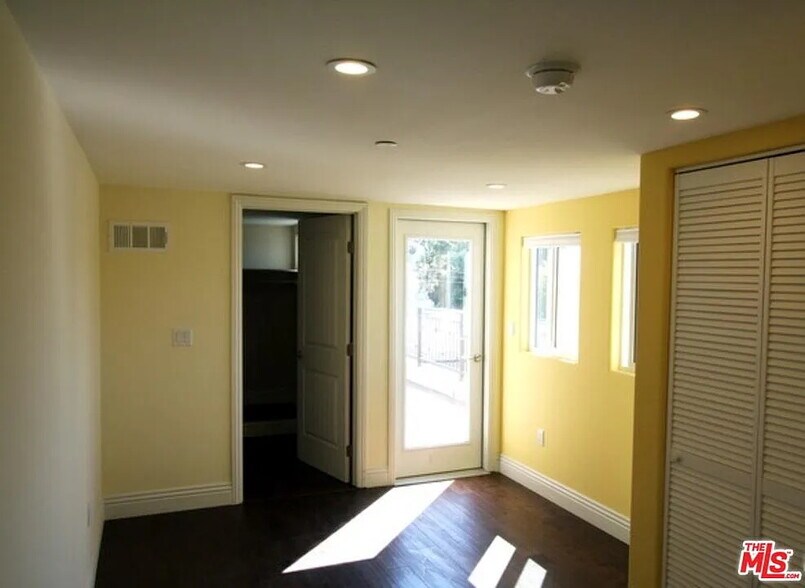 Building Photo - 1834 Euclid St