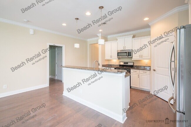 Building Photo - 121 Champions Village Dr