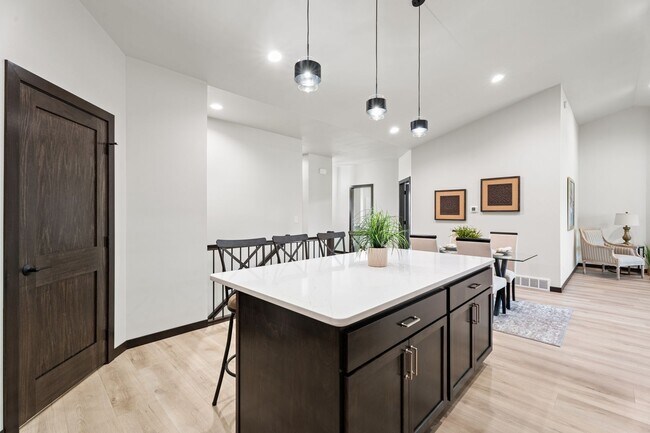 Building Photo - New Townhome For Rent