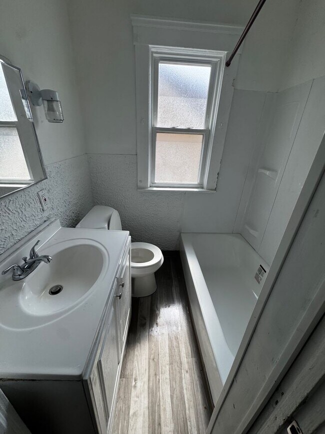 Building Photo - 880 Stevenson Rd