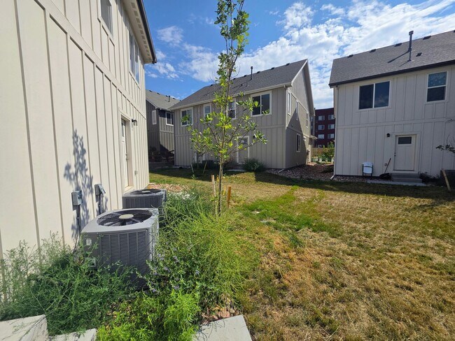 Building Photo - 1549 Tyram Grv