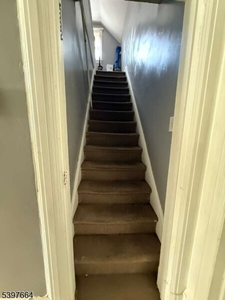 Primary Photo - 681 E 28th St