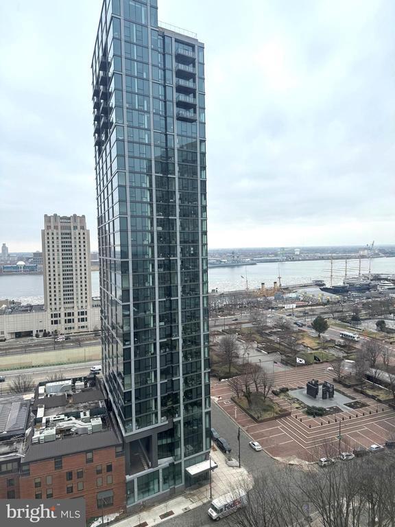 Building Photo - 200 Locust St